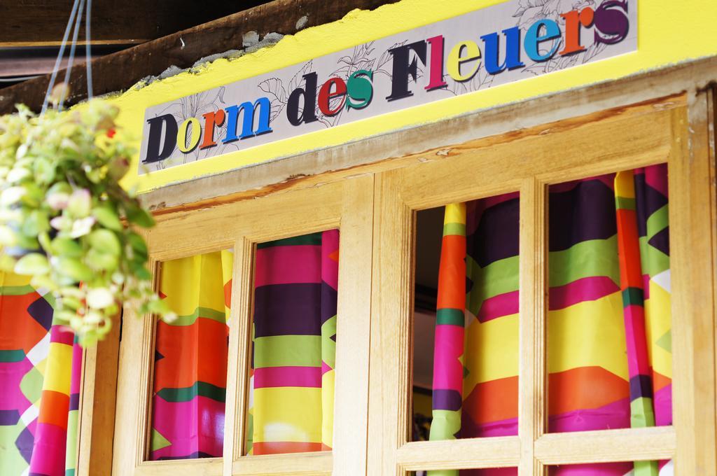 Dorm Des Fleurs Hostel Khao Lak Buitenkant foto