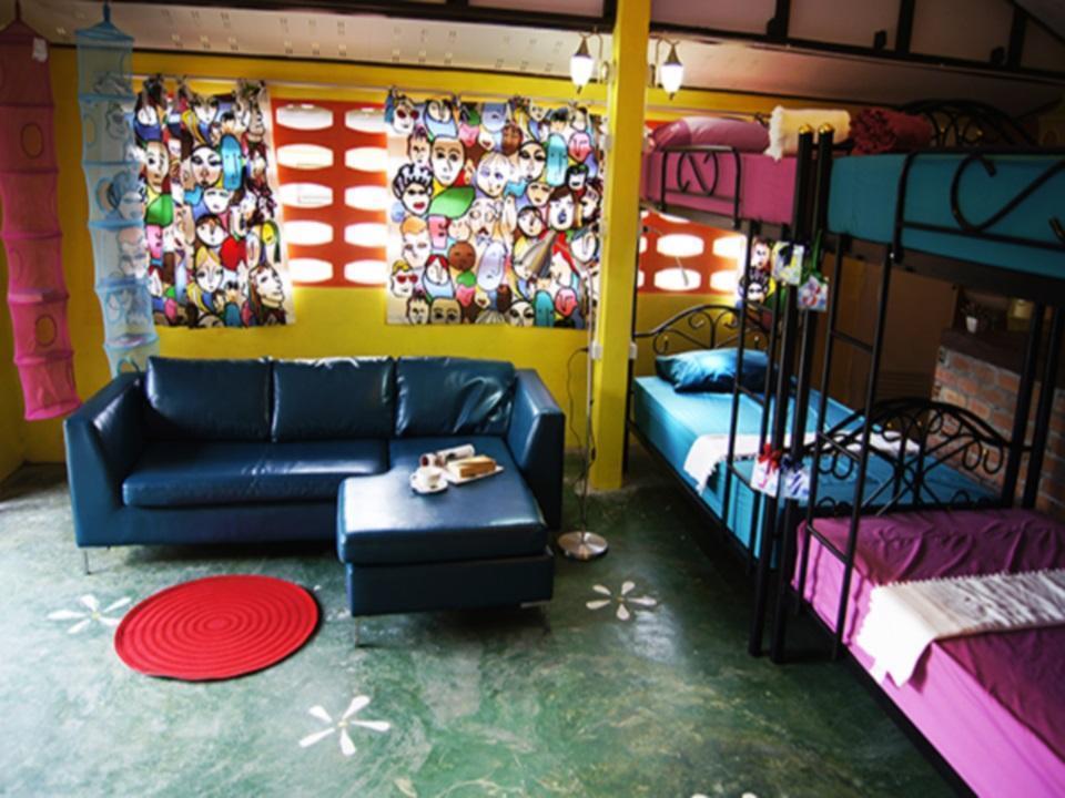 Dorm Des Fleurs Hostel Khao Lak Buitenkant foto