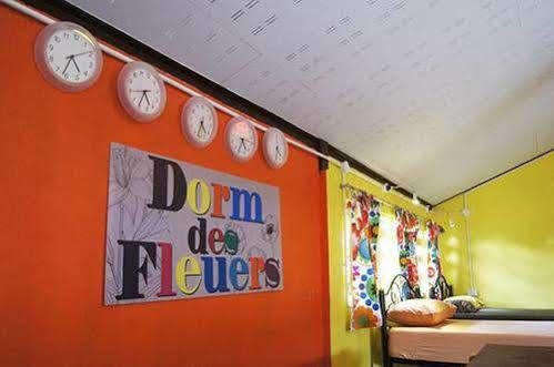 Dorm Des Fleurs Hostel Khao Lak Buitenkant foto